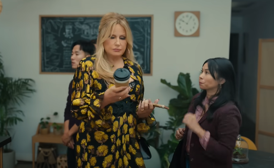 Who Is the Actress in the Discover Commercial? – Meet Jennifer Coolidge