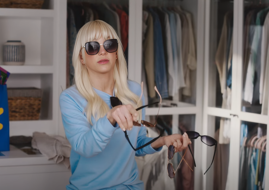 Actress in Walmart Commercial: Meet Anna Faris