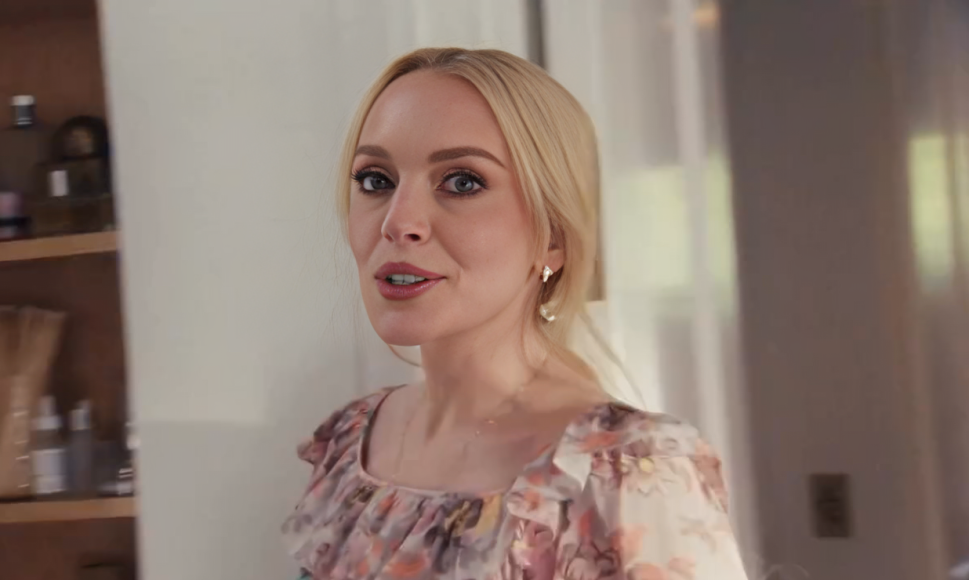 Who is Verizon Fios Commercial Actress? Meet Lindsay Lohan