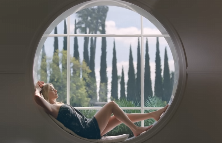 Chanel’s Strategy: Modern Elegance with Emotional Storytelling